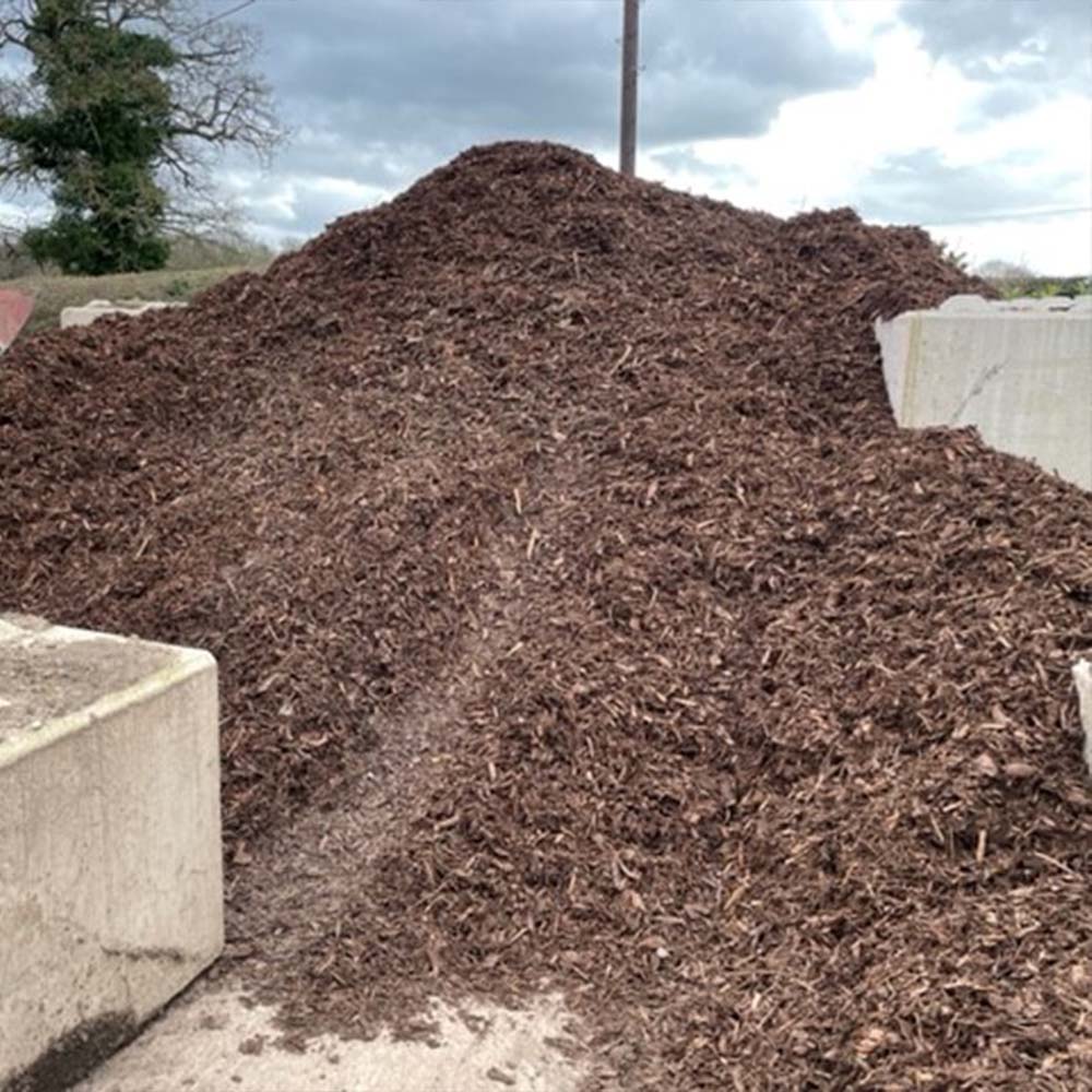 Turfworld ornamental landscape bark loose tip